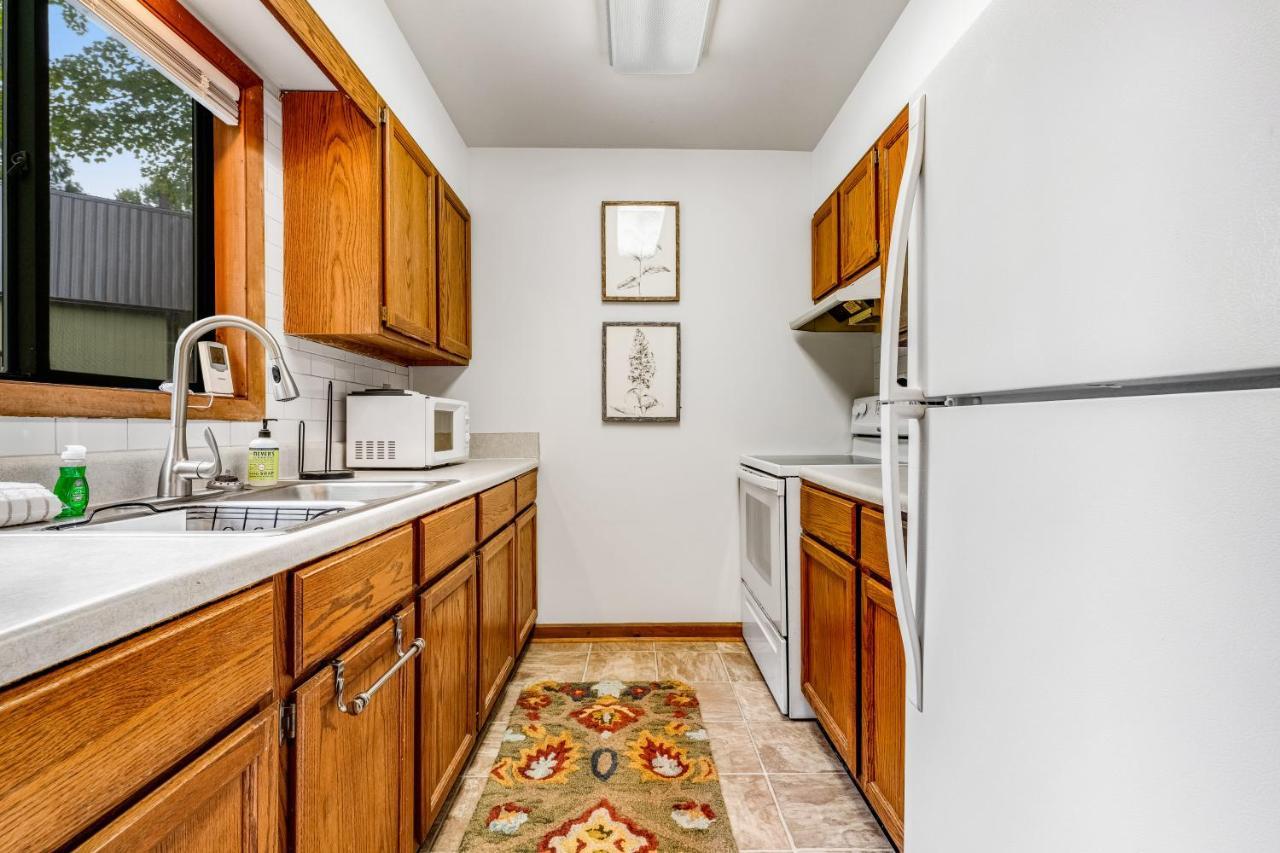 Laurel Haven Apartment Banner Elk Bagian luar foto